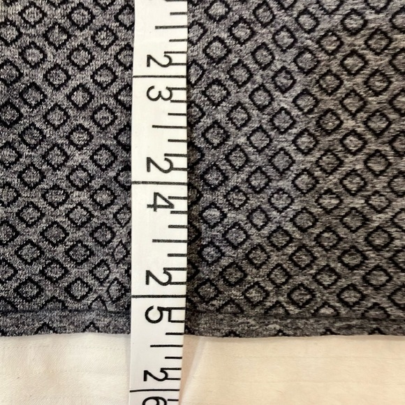 Kalenji size small women’s gray ventilated running top Long Sleeve shirt - Picture 15 of 16